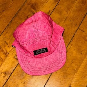Skida Pink brim hat